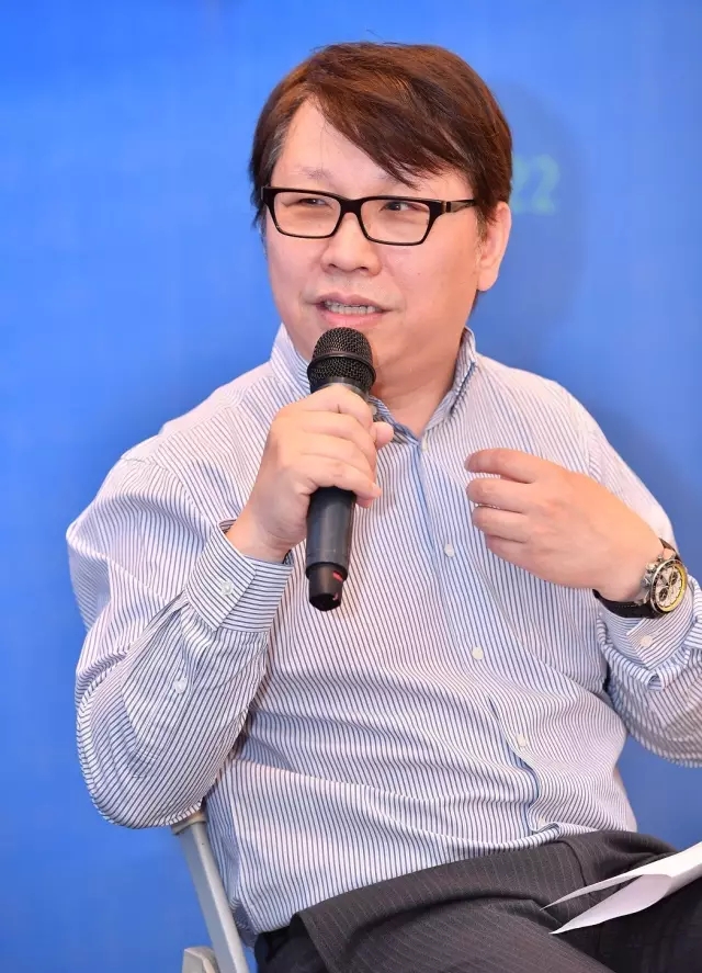 中國建筑學(xué)會建筑師分會理事、天華集團(tuán)董事、總建筑師黃向明